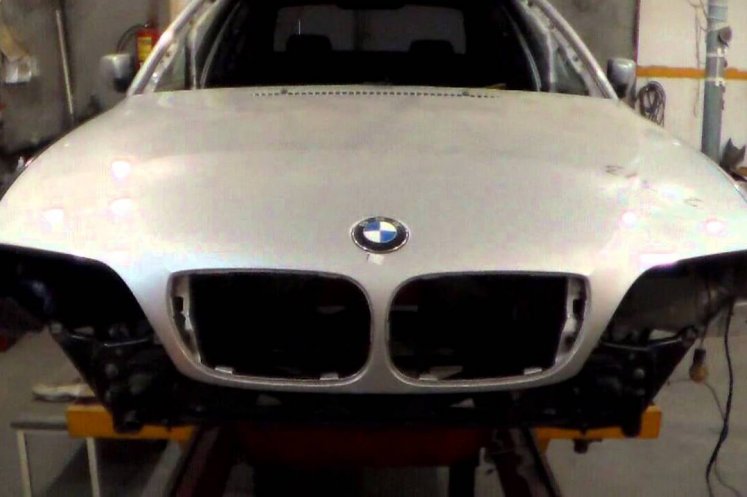 Кузовний ремонт бмв в Москві | Ремонт люка бмв в центрі BMW Madi AUTO